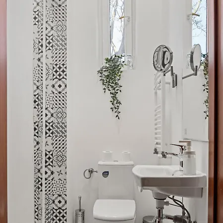 Nest Boutique Hostel Bucharest Exterior photo